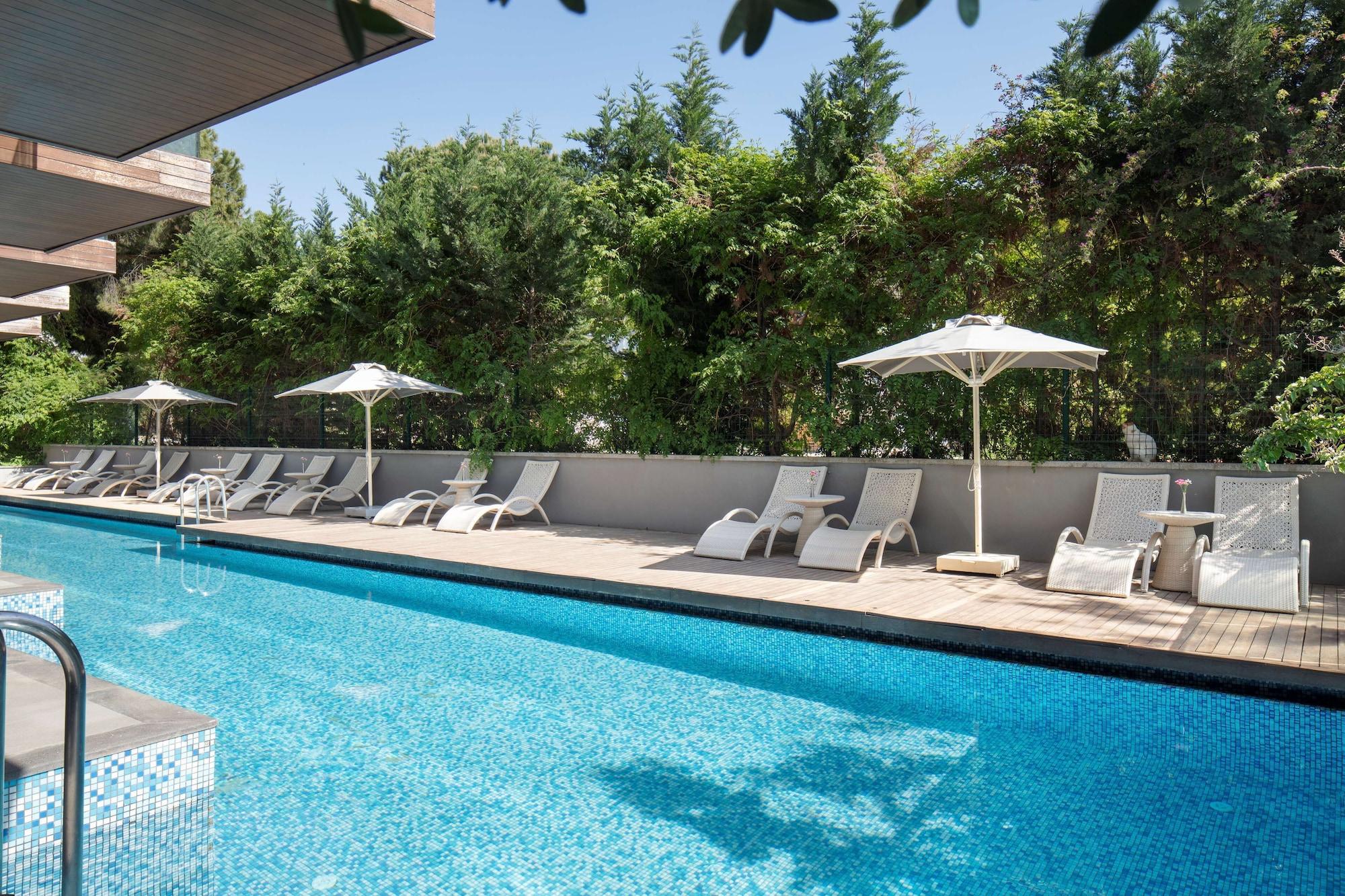 Doubletree By Hilton Kusadasi Bagian luar foto