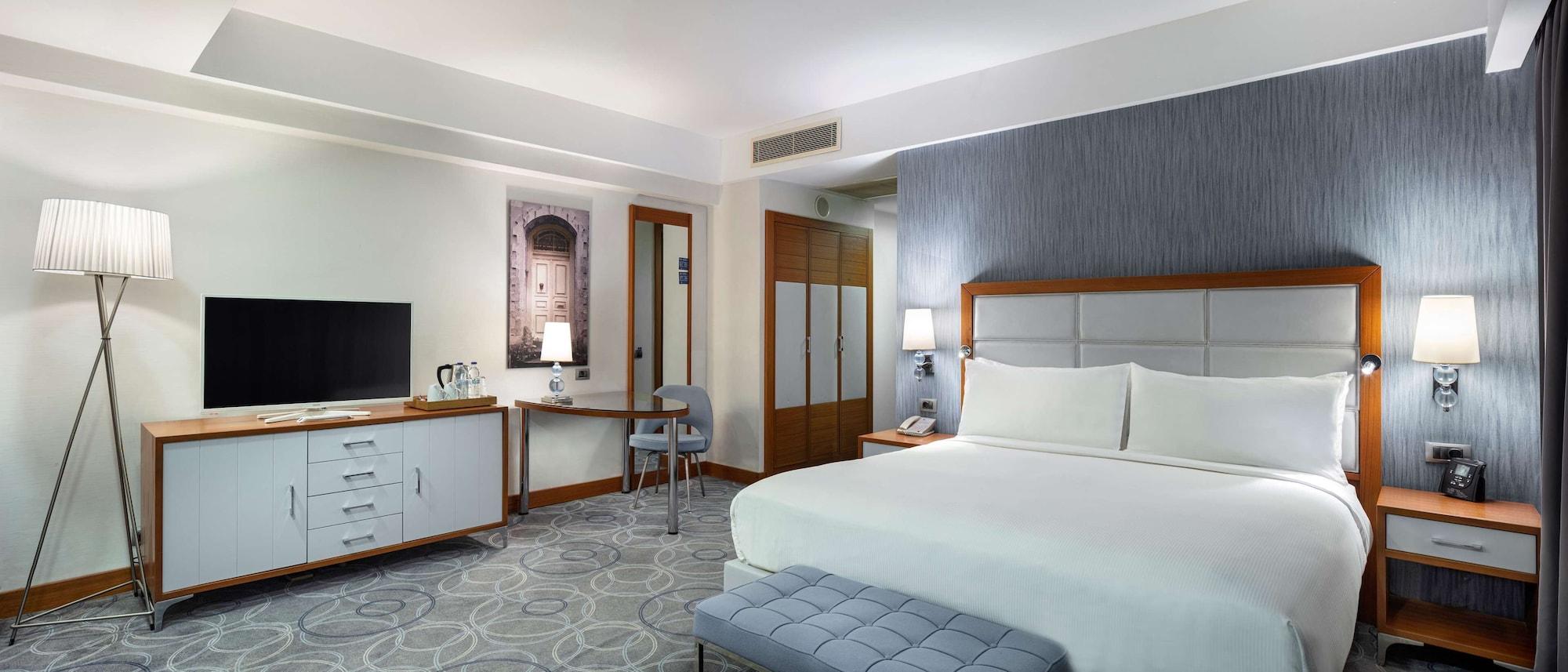 Doubletree By Hilton Kusadasi Bagian luar foto