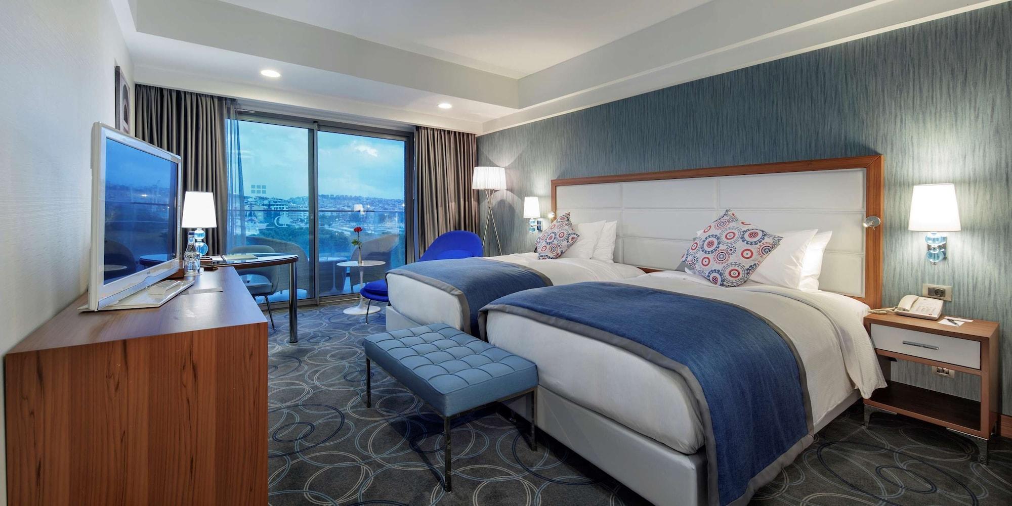 Doubletree By Hilton Kusadasi Bagian luar foto