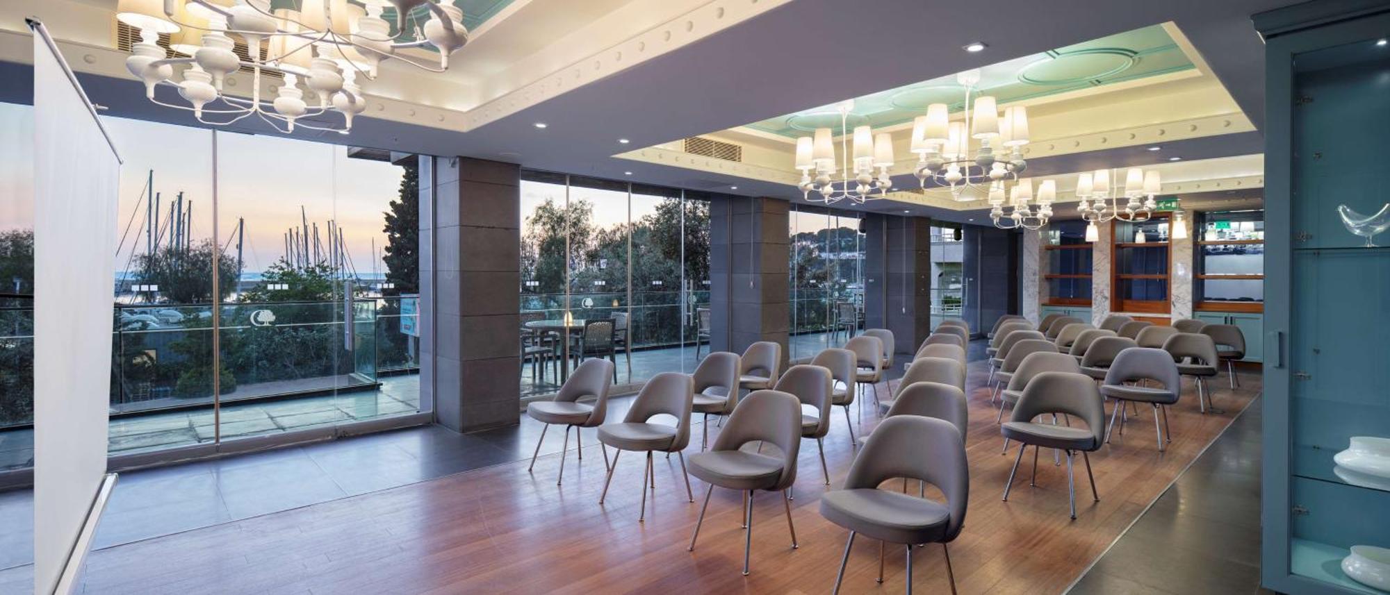 Doubletree By Hilton Kusadasi Bagian luar foto