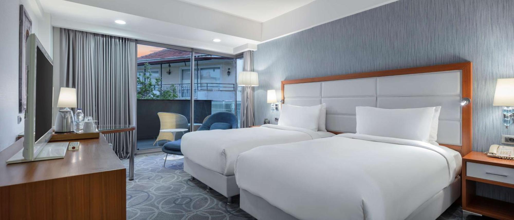 Doubletree By Hilton Kusadasi Bagian luar foto