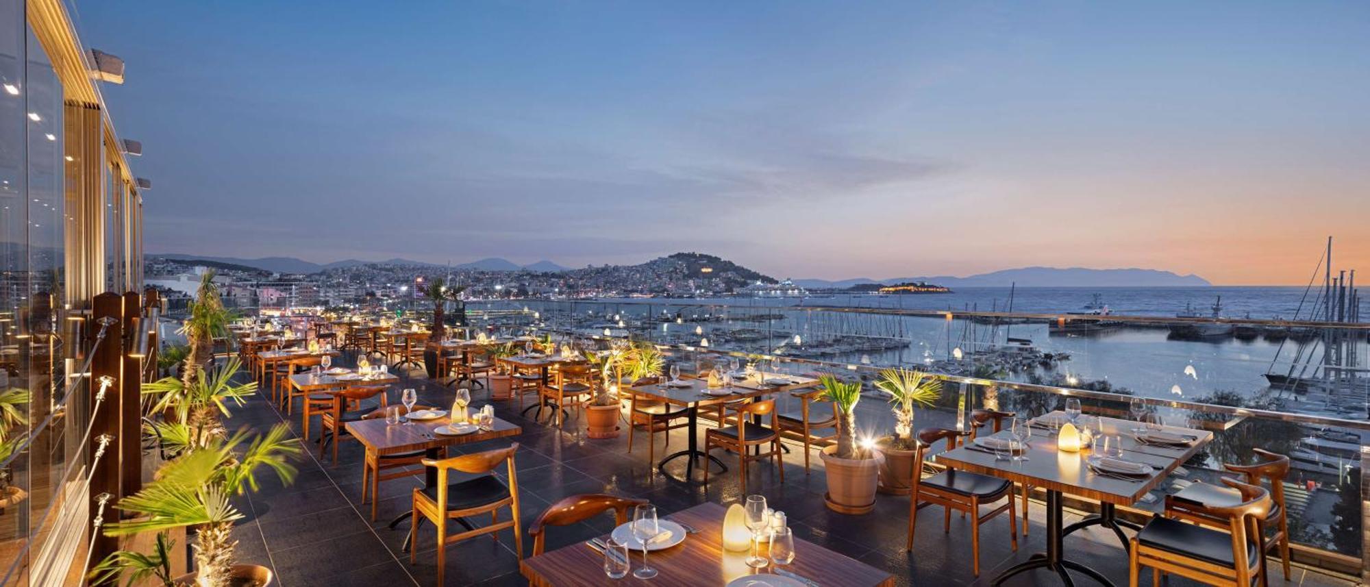 Doubletree By Hilton Kusadasi Bagian luar foto