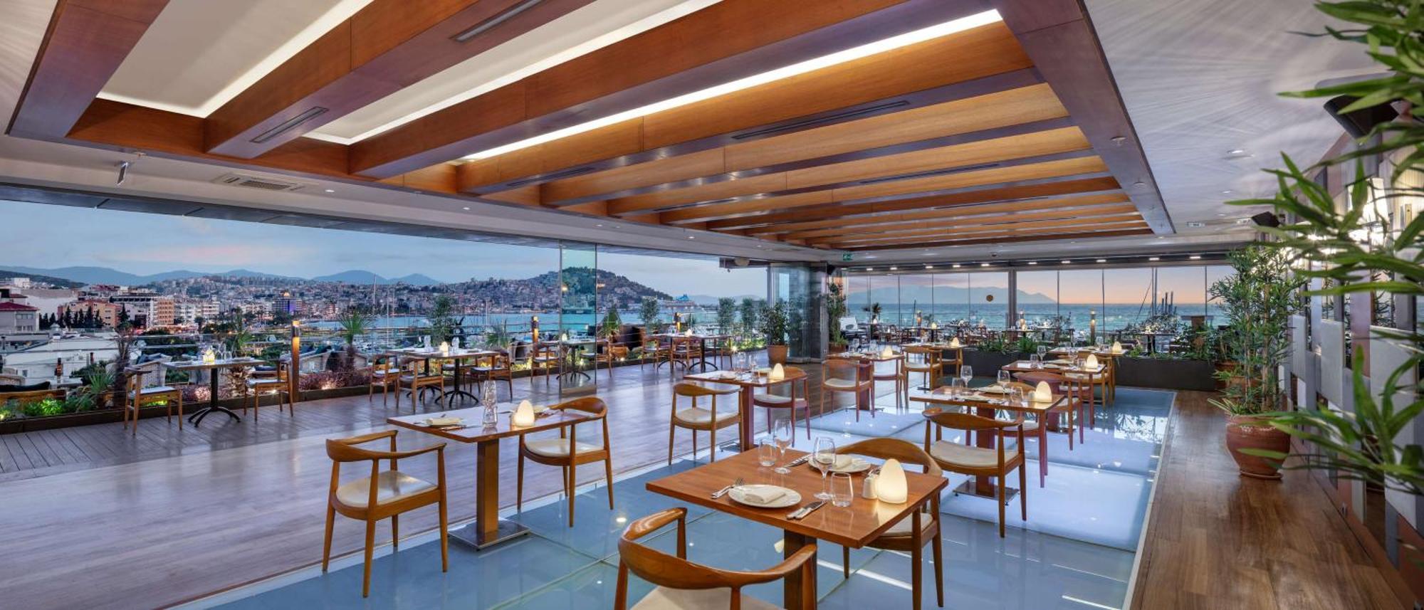 Doubletree By Hilton Kusadasi Bagian luar foto