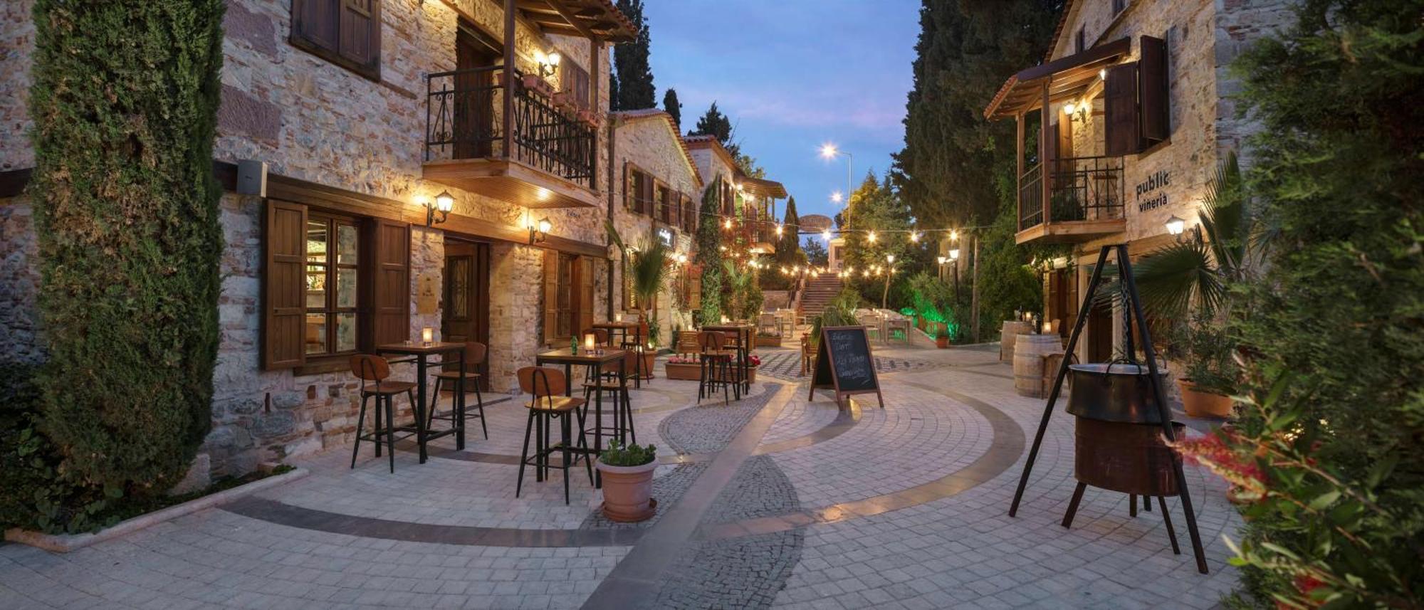 Doubletree By Hilton Kusadasi Bagian luar foto