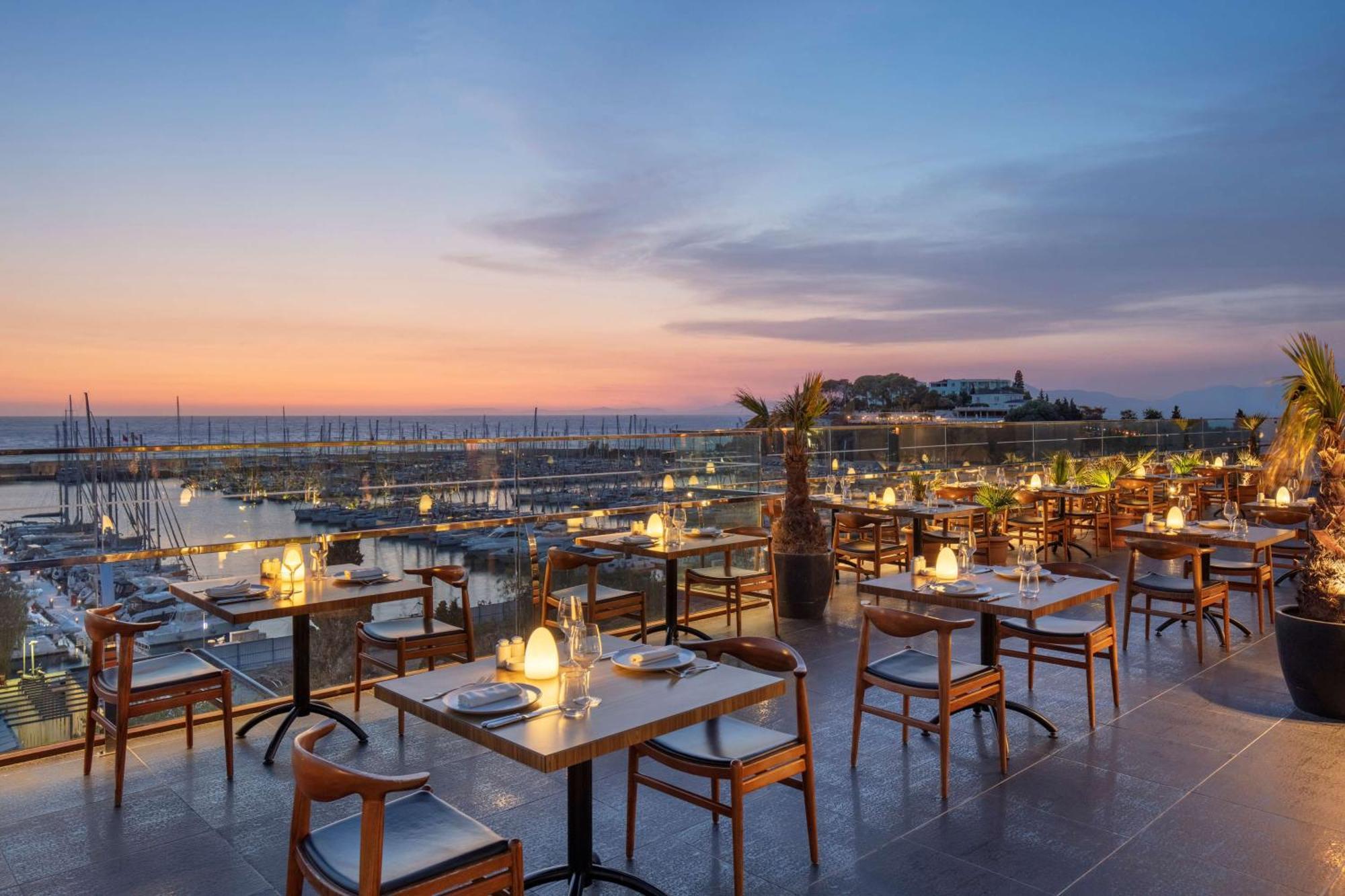 Doubletree By Hilton Kusadasi Bagian luar foto