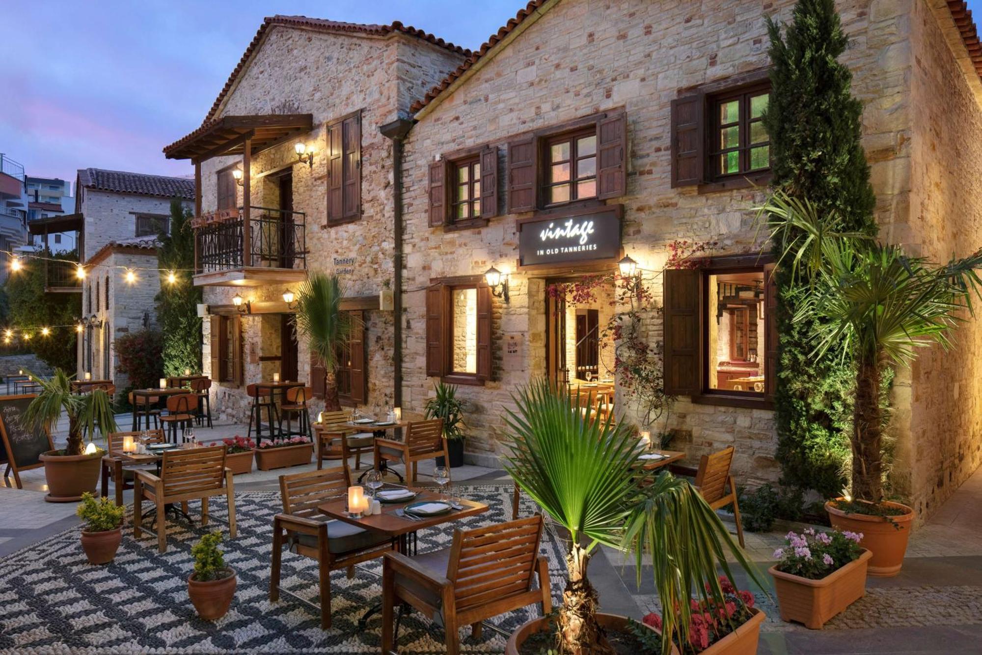 Doubletree By Hilton Kusadasi Bagian luar foto