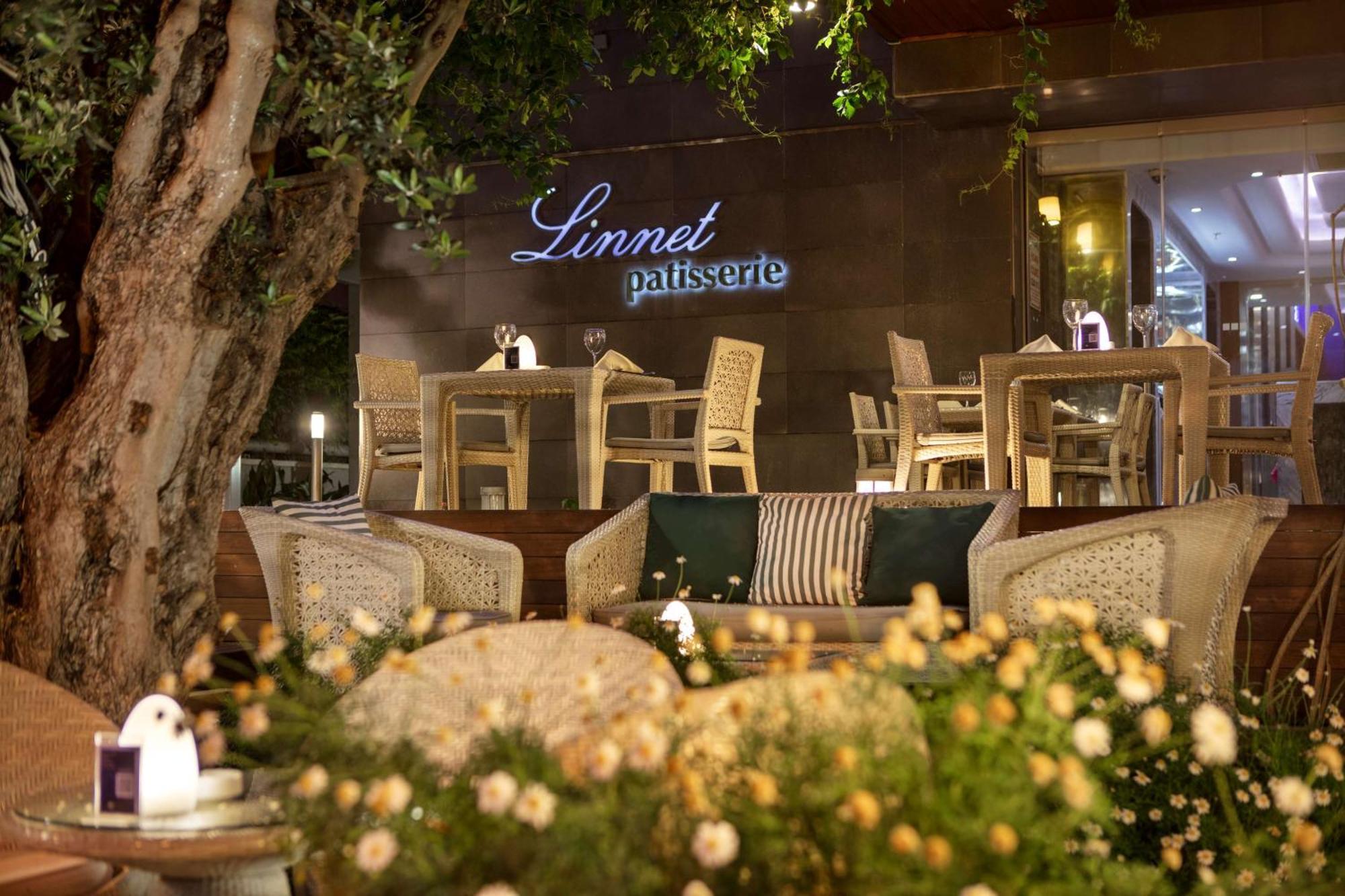 Doubletree By Hilton Kusadasi Bagian luar foto