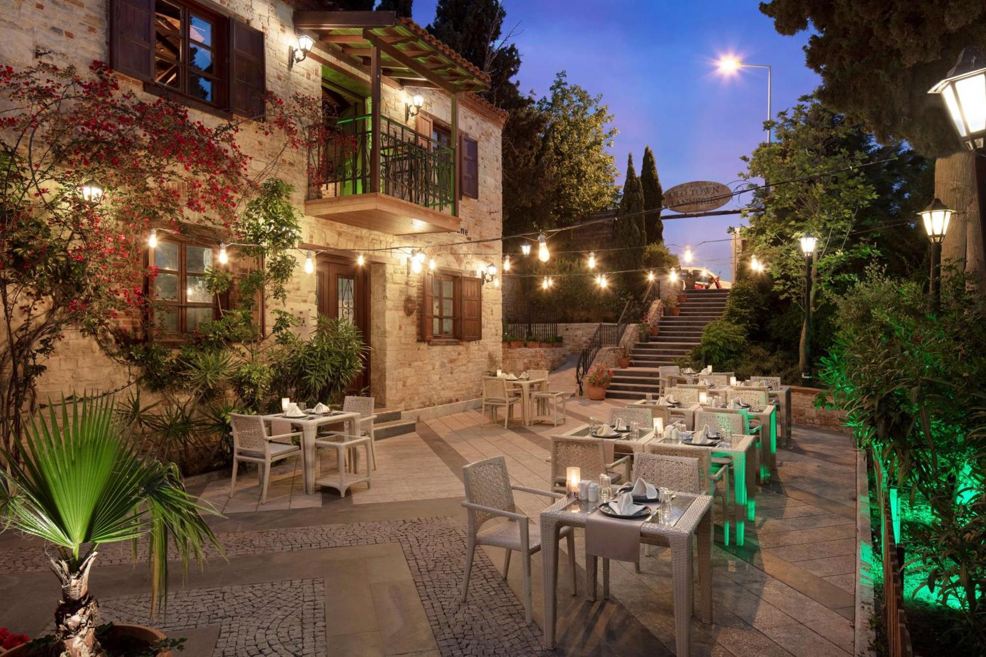Doubletree By Hilton Kusadasi Bagian luar foto